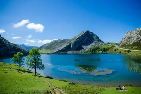 Horarios y precios del autobús a los Lagos de Covadonga para tu visita