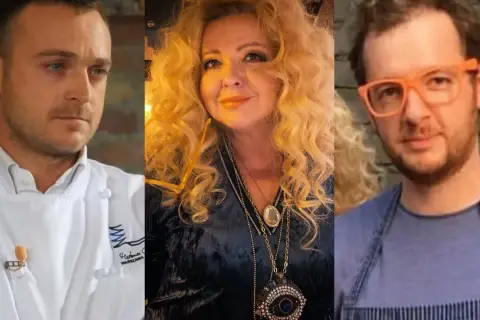 Trzech kucharzy: Magda Gessler z burzą blond włosów i dwaj mężczyźni w strojach szefów kuchni.
