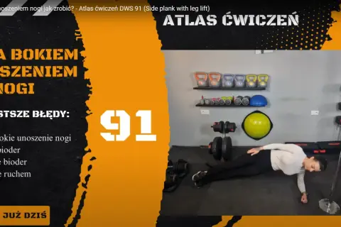 Kobieta wykonuje deskę bokiem z unoszeniem nogi. Ćwiczenie DWS 91.