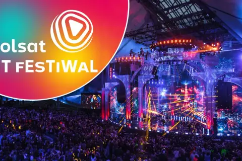 Koncertowa noc na Polsat Hit Festiwal. Tłumy bawią się pod sceną oświetloną feerią barw.