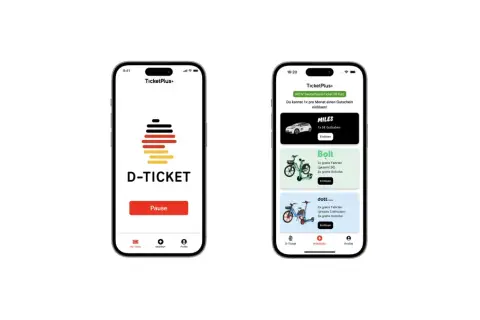 Zwei Smartphones zeigen die App "TicketPlus+". Auf dem linken Handy ist das D-Ticket mit Pause-Button zu sehen. Das rechte Handy listet Angebote wie Miles, Bolt und Dott auf, die bei Problemen mit dem Deutschlandticket helfen könnten.
