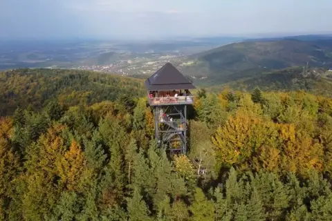 Wieża widokowa Chrząstówka: Czy widać Tatry? Pełny przewodnik