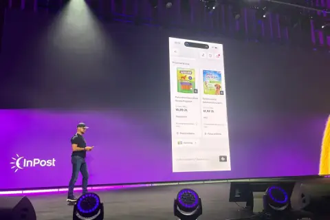 Prezentacja aplikacji InPost marketplace z produktami dla psów.