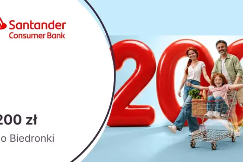 Rodzina cieszy się z 200 zł do Biedronki, które można zdobyć dzięki karcie kredytowej Santander.