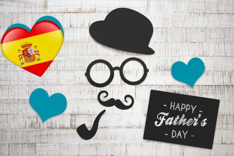 Serce z flagą Hiszpanii, czarny kapelusz, okulary, wąsy, fajka i napis "Happy Father's Day". Padre, co to znaczy?