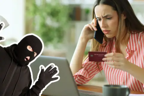 Kobieta z kartą kredytową i telefonem, obok niej złodziej w kominiarce. Uważaj na fałszywe sklepy internetowe – lista ostrzeżeń.