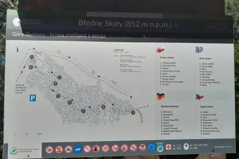 Mapa Błędnych Skał z opisem formacji i tras. Cennik nie jest widoczny, ale mapa pomoże zaplanować wycieczkę.