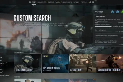 Główny ekran gry z opcją "Custom Search" do wyszukiwania rozgrywek multiplayer. Widoczne wyzwania i tryby gry.