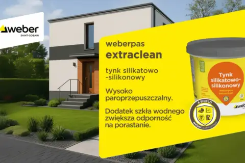Nowoczesny dom z białym i szarym tynkiem na ścianę. Obok wiadro z tynkiem silikatowo-silikonowym weberpas extraclean.