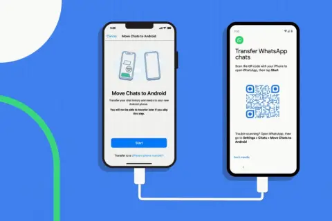 Instrukcja jak przenieść WhatsApp na nowy telefon. Dwa telefony połączone kablem, jeden z opcją "Move Chats to Android", drugi z kodem QR.