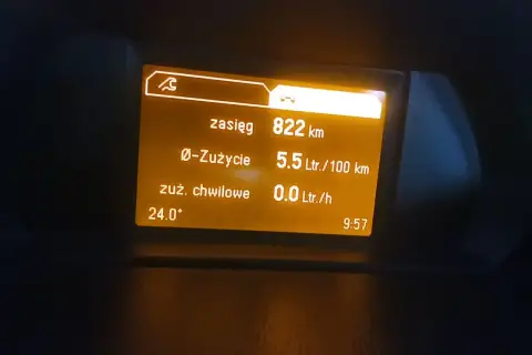 Opel Meriva 1.6 benzyna: zasięg 822 km, średnie spalanie 5.5 L/100km, temperatura 24°C.
