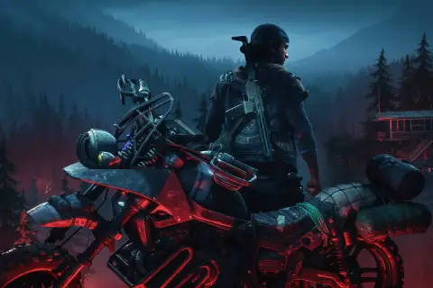 Motocyklista z karabinem na plecach stoi obok swojego motocykla w mrocznym lesie. To scena z gry Days Gone 2.