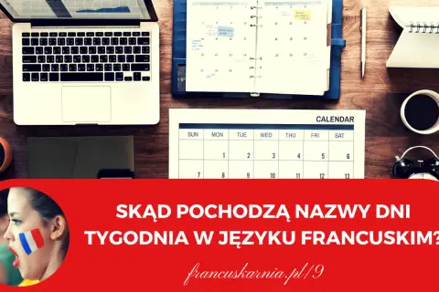 Laptop, kalendarz, kubek kawy i zegarek na drewnianym biurku. Na czerwonym tle kobieta z flagą Francji na policzku.