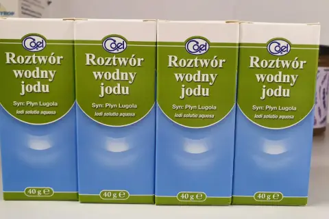 Cztery opakowania płynu Lugola do picia, każdy po 40 g. Roztwór wodny jodu.
