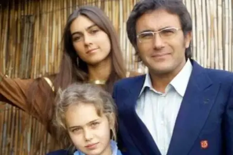 Al Bano z córką i żoną. Rodzina w komplecie, uśmiechnięci i gotowi na wspólne chwile.