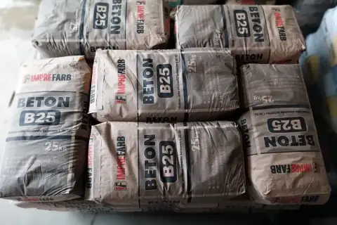 Silosy z workami betonu B25. Sprawdź atrakcyjną beton b25 cena za m3.
