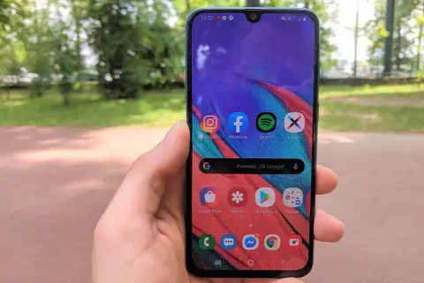 Samsung A40 recenzja - czy warto go kupić? Odkryj wady i zalety