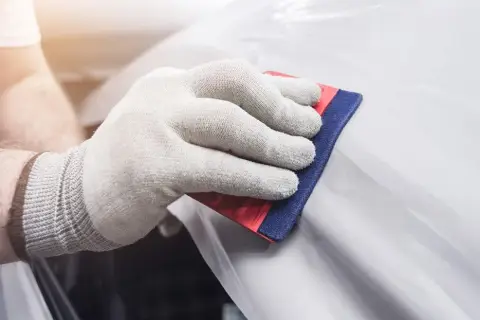 Car wrapping? Wybierz druk na folii wylewanej i nie płać dwa razy