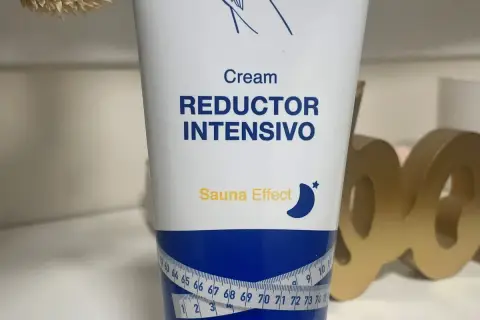 Crema reductora intensiva con efecto sauna. Ideal para tu rutina de cuidado corporal, como la crema anticelulítica Mercadona.