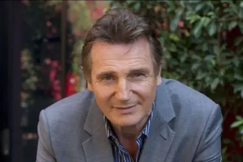 Liam Neeson w krzyżówkach – najczęstsze hasła i odpowiedzi