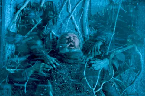 Hodor z "Gry o Tron" w mroźnym uścisku, jego krzyk zamarza w lodzie.