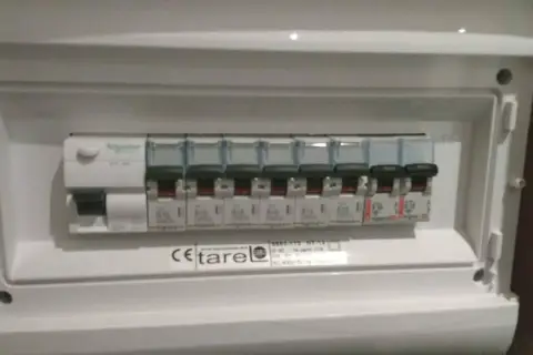 Ile faz w mieszkaniu? Poznaj rodzaje instalacji elektrycznych