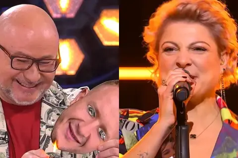 Zabawny moment z programu, gdzie mężczyzna z maską na twarzy zapala ją zapalniczką, podczas gdy kobieta śpiewa. To jak vox piosenki alfabetycznie, ale z humorem.