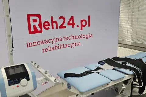 Profesjonalny sprzęt do dekompresji kręgosłupa w gabinecie Reh24.pl.