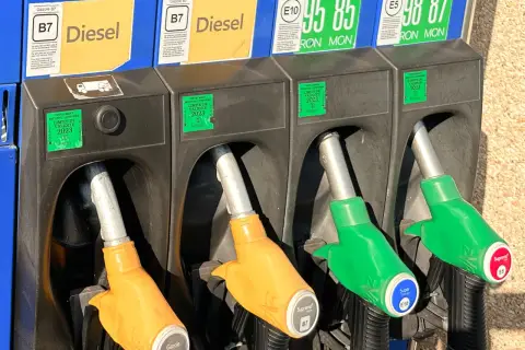 Ile kosztuje diesel w Niemczech? Zaskakujące różnice w cenach!