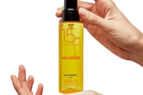 Protege tu cabello del sol: beneficios y tipos de protector solar cabello