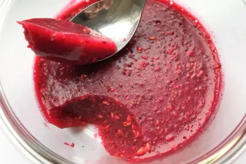 Ile kcal ma galaretka malinowa? Zaskakujące wartości kaloryczne!