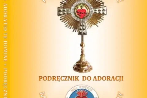 Złota monstrancja z Sercem Jezusa, symbol godzinna adoracja najświętszego sakramentu. Podręcznik do adoracji.