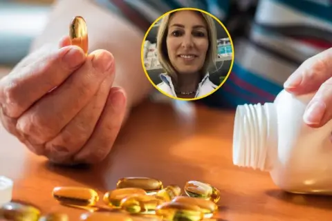 Dłoń trzyma kapsułkę witaminy D. Obok leży buteleczka i kilka kapsułek. W tle uśmiechnięta farmaceutka. Dowiedz się, z czym nie łączyć witaminy D.