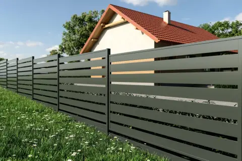 Nowoczesne ogrodzenie panelowe, idealne do Twojego ogrodu. Sprawdź koszt ogrodzenia panelowego i ciesz się prywatnością.