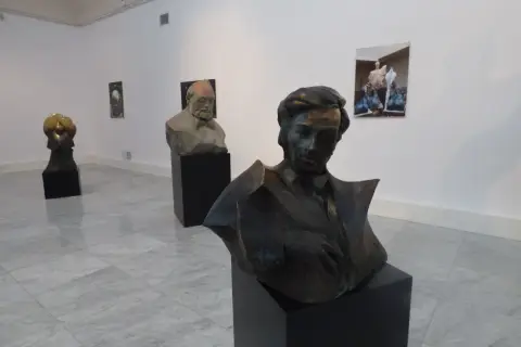 Adam Myjak: Rzeźby, styl, dzieła odkryj mistrza ekspresji!