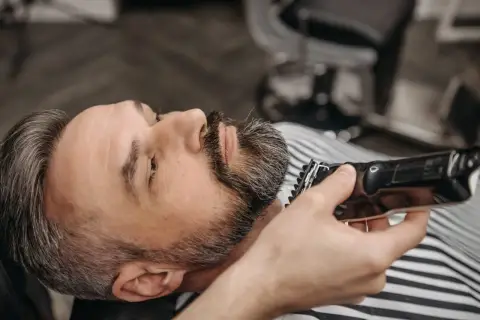 Braun czy Philips? Wybierz idealną golarkę: poradnik eksperta