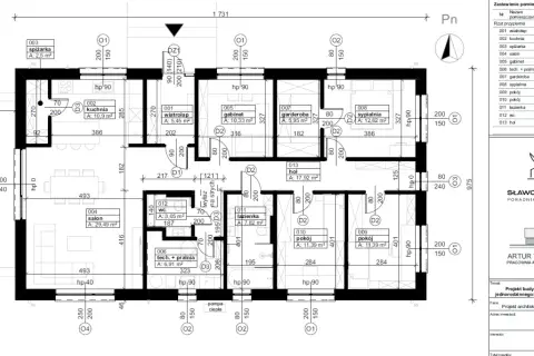 Projekt budowlany zawiera rzut parteru z podziałem na pomieszczenia: salon, kuchnia, spiżarka, gabinet, garderoba, sypialnia, pokoje, łazienka, WC, hol, techniczny z pralnią i wiatrołap.