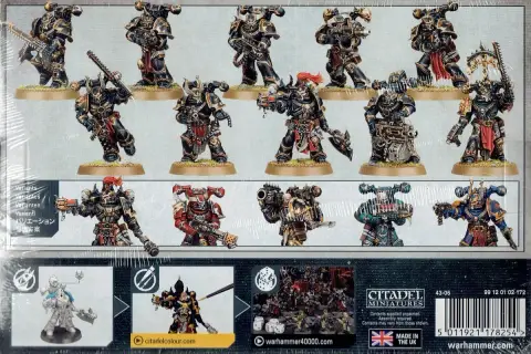 Zestaw figurek Warhammer Chaos Legions. Wojownicy w zbrojach, uzbrojeni w broń palną i białą, gotowi do walki.