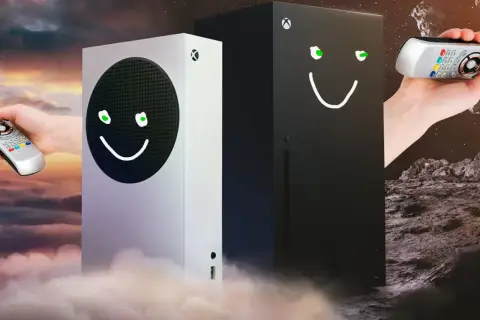 Dwa uśmiechnięte Xboxy, biały i czarny, z pilotami w rękach. Dowiedz się, jak włączyć Xboxa na telewizorze, by rozpocząć przygodę!