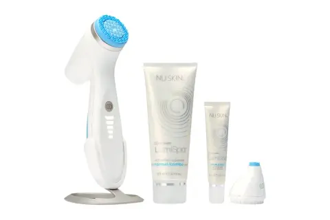 Zestaw do pielęgnacji Nu Skin LumiSpa z aktywującym żelem i kremem pod oczy. Wiele pozytywnych nu skin opinie potwierdza skuteczność.