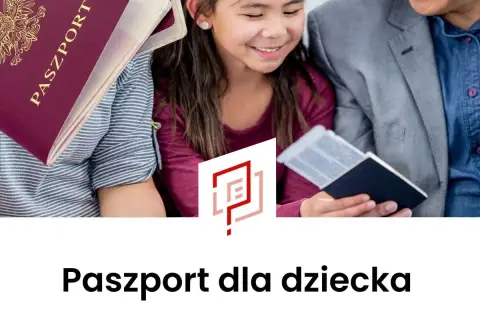 Rodzina z paszportami, gotowa do podróży. Dowiedz się, jak złożyć wniosek o paszport dla dziecka.