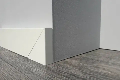 Perfekcyjne zakończenie listwy MDF: Zawrotka czy zaślepki?