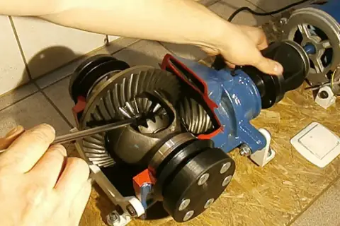 Jak działa mechanizm różnicowy? Wyjaśnienie GIF + Szpera