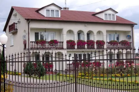 Jak łatwo dojechać do Wilkowyje Ranczo? Sprawdź najlepsze trasy i wskazówki