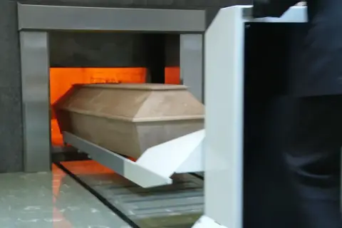 Ile prochu po kremacji? Zaskakujące fakty o masie i objętości