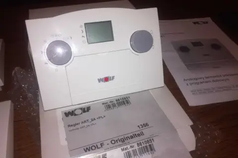 Termostat pokojowy WOLF do pieca gazowego, model ART_2A. Idealny do serwisu pieca gazowego WOLF.