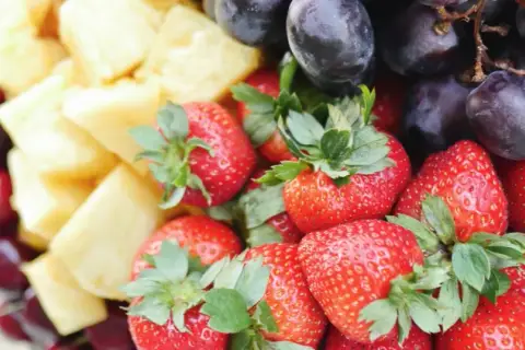 Owoce obniżające cholesterol – poznaj, które z nich są najskuteczniejsze