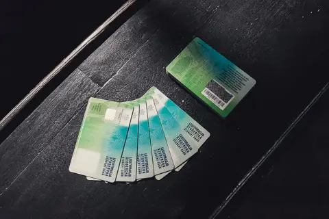 Legitymacje studenckie, klucz do podróży z flixbus zniżka studencka.