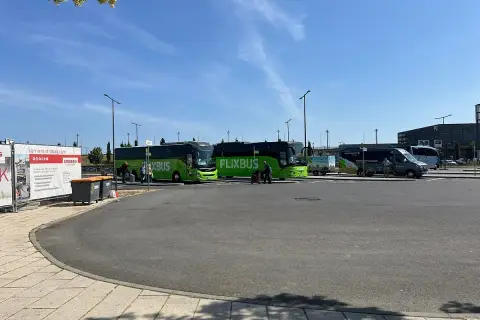 Polski bus Wrocław: Gdzie naprawdę odjeżdża i co musisz wiedzieć