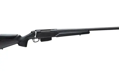 Carabine 222 canon lourd, prête pour le tir de précision. Son design noir et sa crosse ergonomique en font une arme élégante et performante.